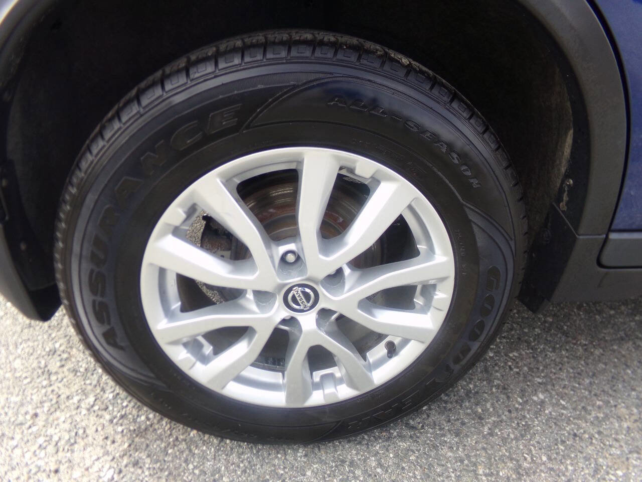Used 2018 Nissan Rogue SV w/ Premium Package AWD/4WD image 19