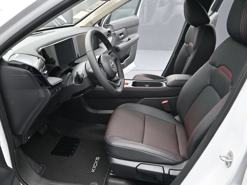 New 2026 Nissan Kicks SR w/ Cold Weather Package FWD image 17