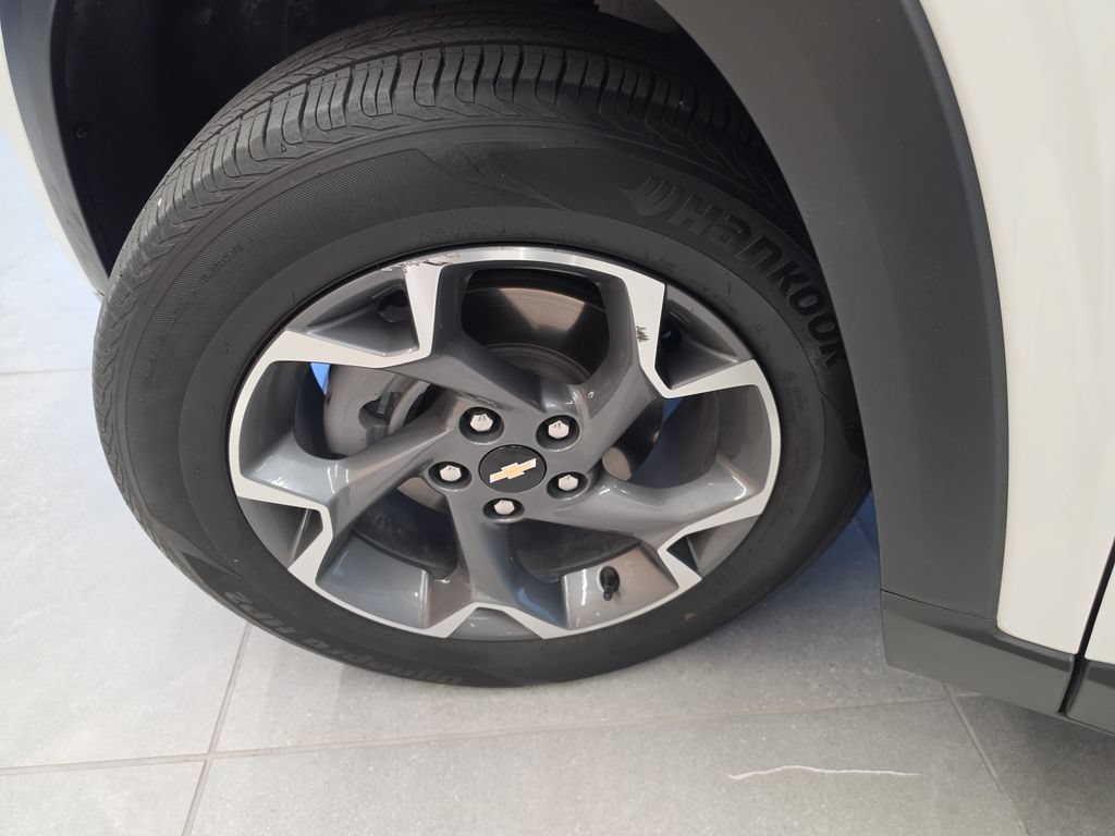 Used 2024 Chevrolet Trax LT w/ Driver Confidence Package FWD image 34