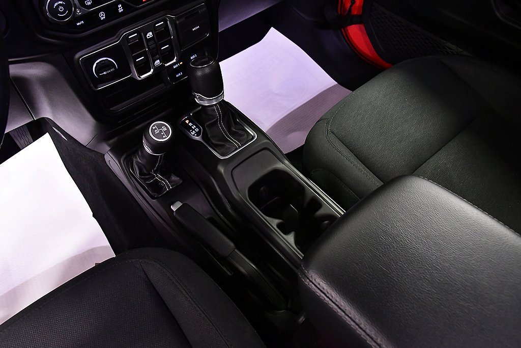 Used 2022 Jeep Wrangler Unlimited Sahara w/ Dual Top Group image 20