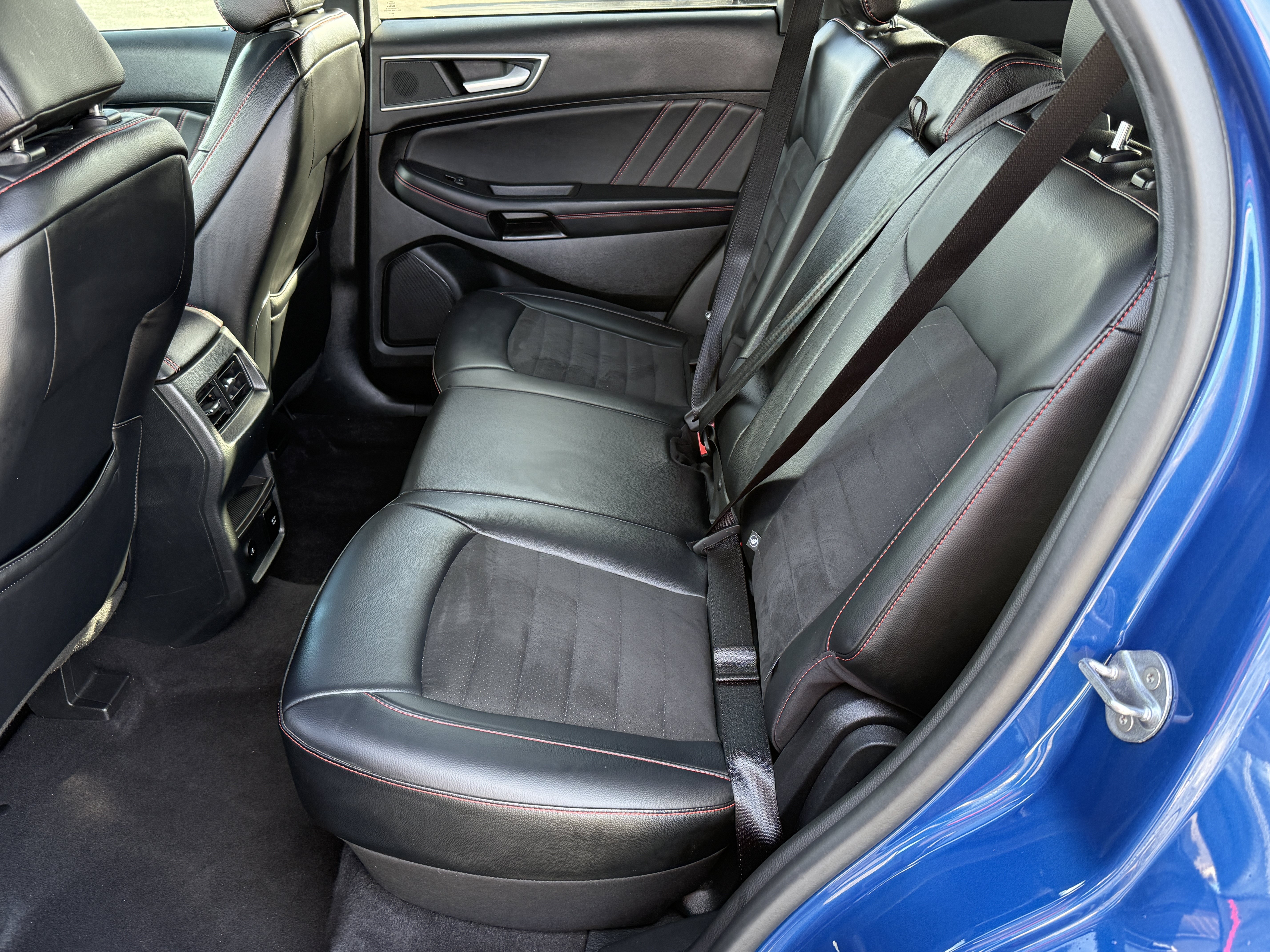 Used 2024 Ford Edge ST-Line AWD/4WD image 34