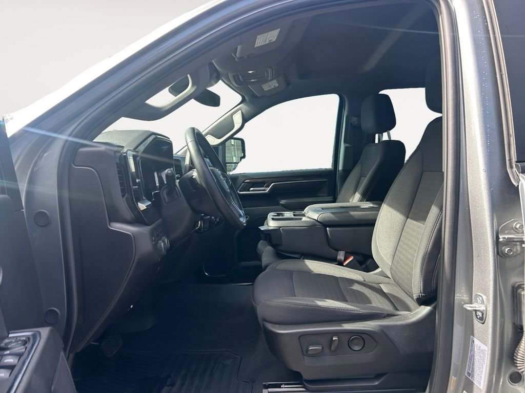Used 2024 Chevrolet Silverado 2500 LT w/ Convenience Package image 15