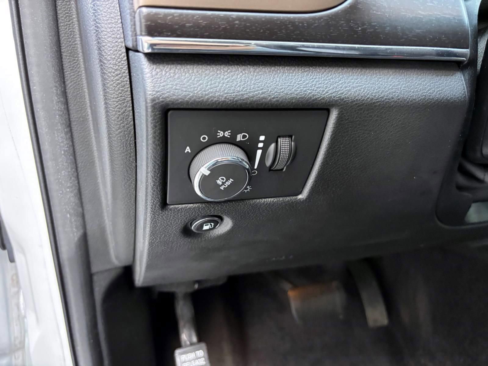 Used 2016 Jeep Grand Cherokee Limited AWD/4WD image 14