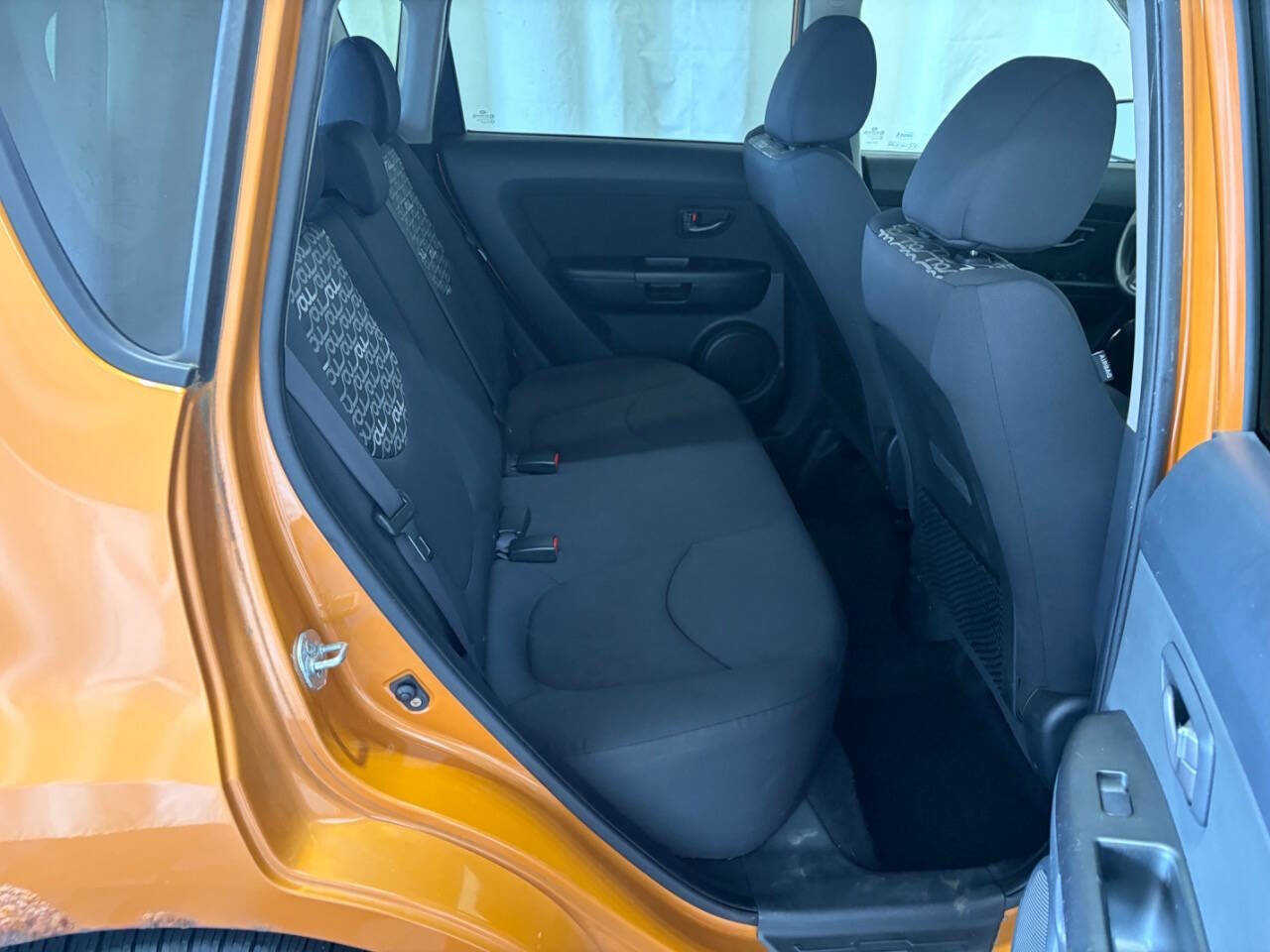 Used 2011 Kia Soul + FWD image 21