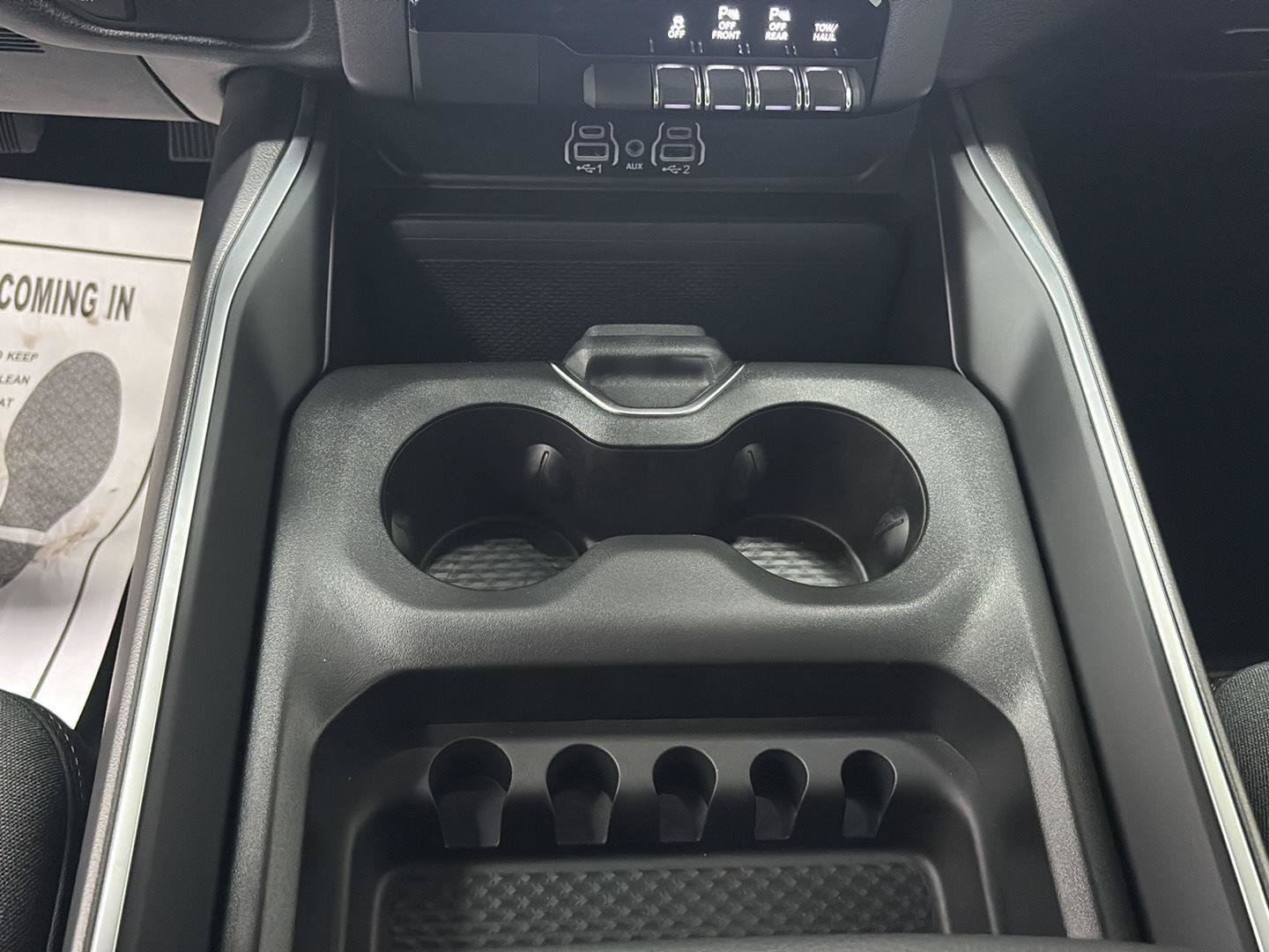 New 2026 RAM 1500 Express AWD/4WD image 17
