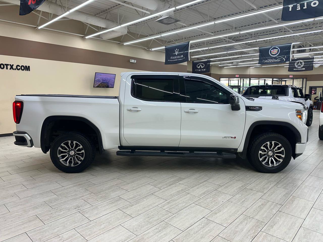 Used 2019 GMC Sierra 1500 AT4 w/ AT4 Premium Package AWD/4WD image 6