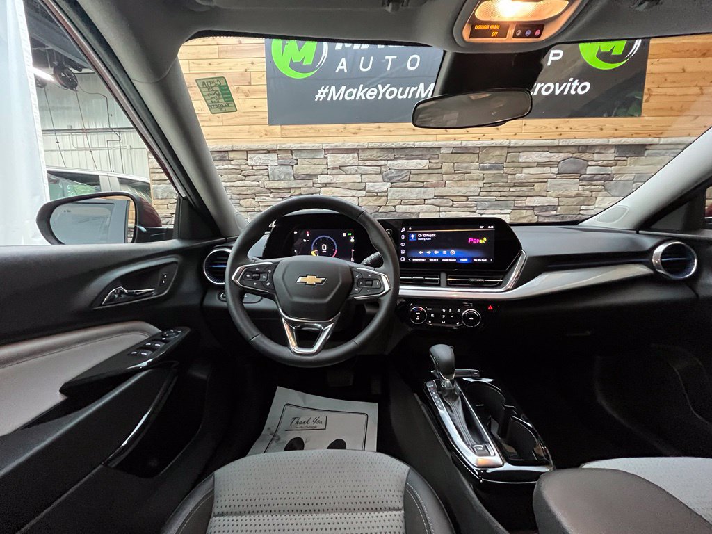 Used 2024 Chevrolet Trax LT w/ Driver Confidence Package FWD image 26