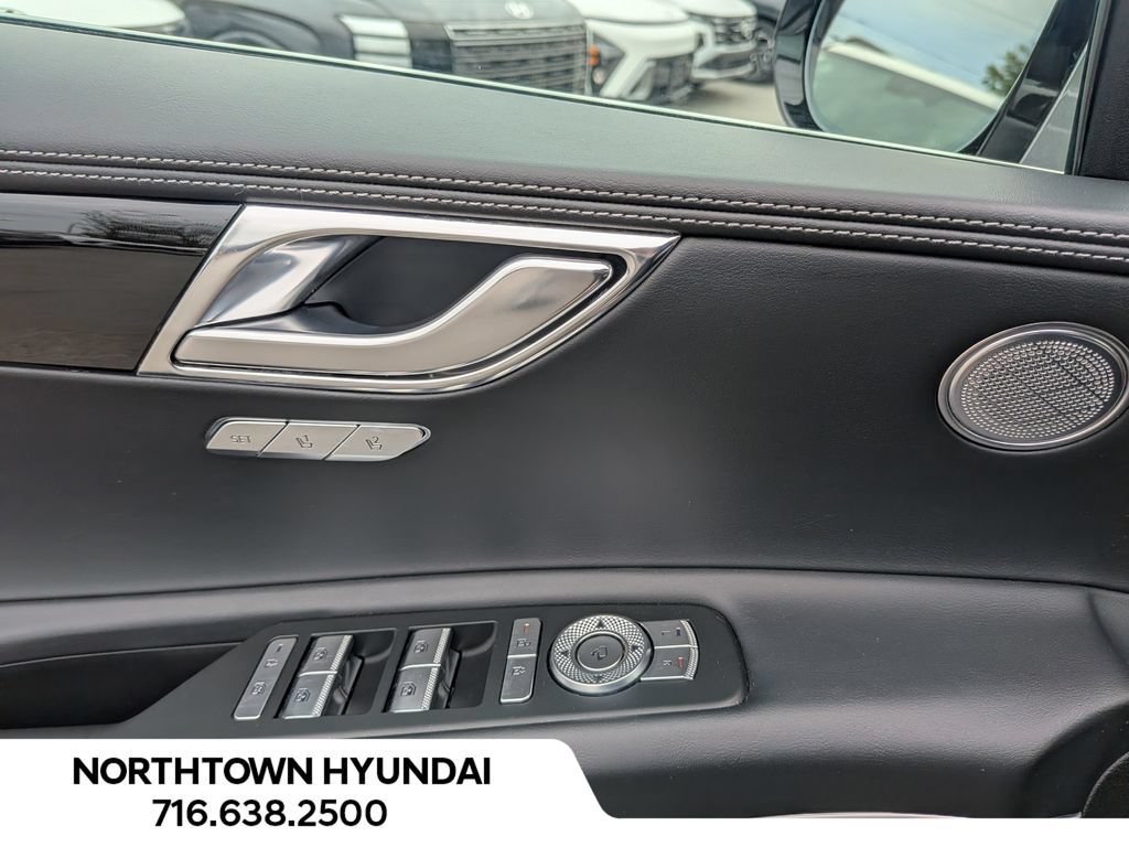 Used 2025 Genesis GV80 2.5T Standard AWD/4WD image 35