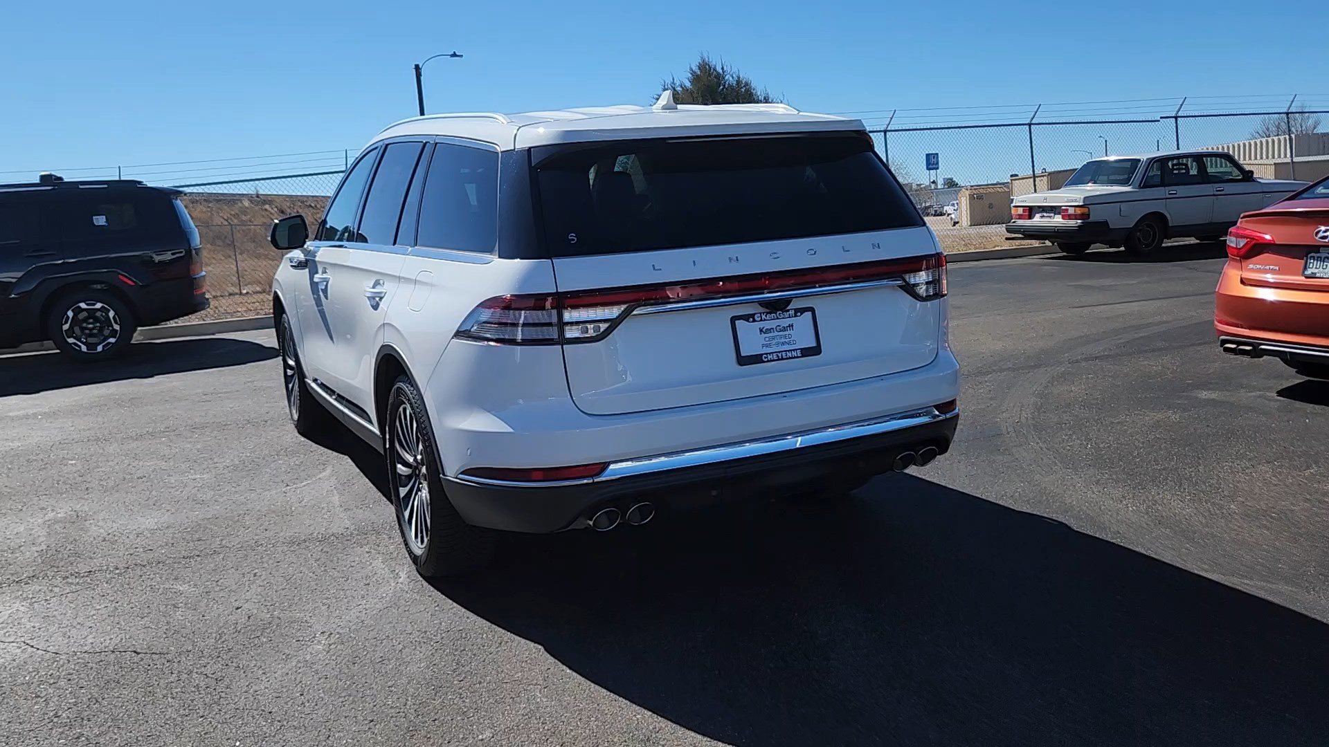 Used 2023 Lincoln Aviator Reserve w/ Equipment Group 201A image 3
