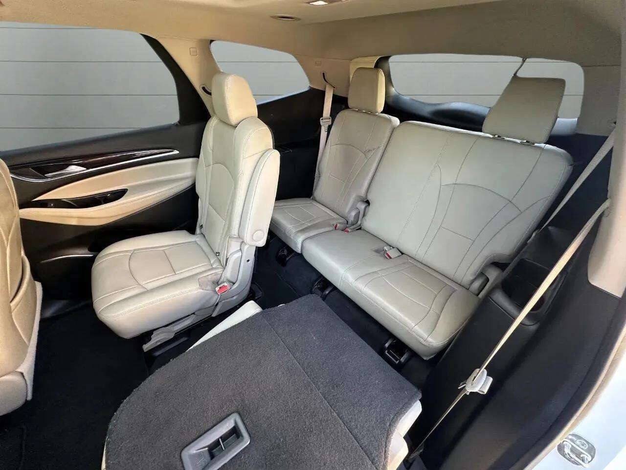 Used 2020 Buick Enclave Essence w/ Sound and Sites Package AWD/4WD image 9