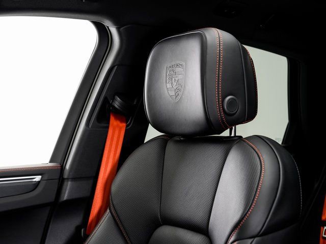 Certified 2024 Porsche Macan GTS image 10