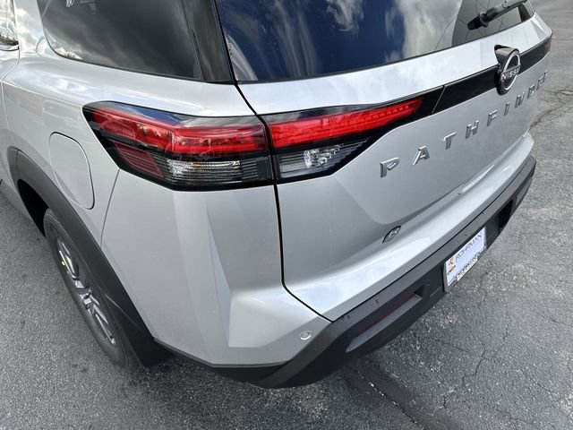 New 2025 Nissan Pathfinder SV image 28