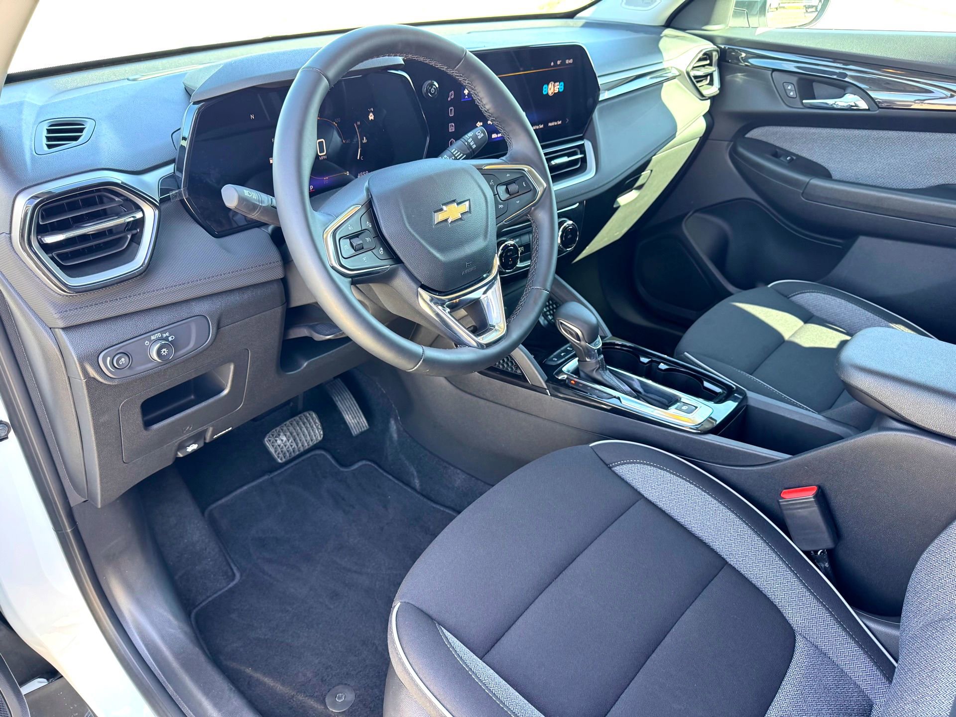 Used 2026 Chevrolet TrailBlazer LT w/ Convenience Package image 11