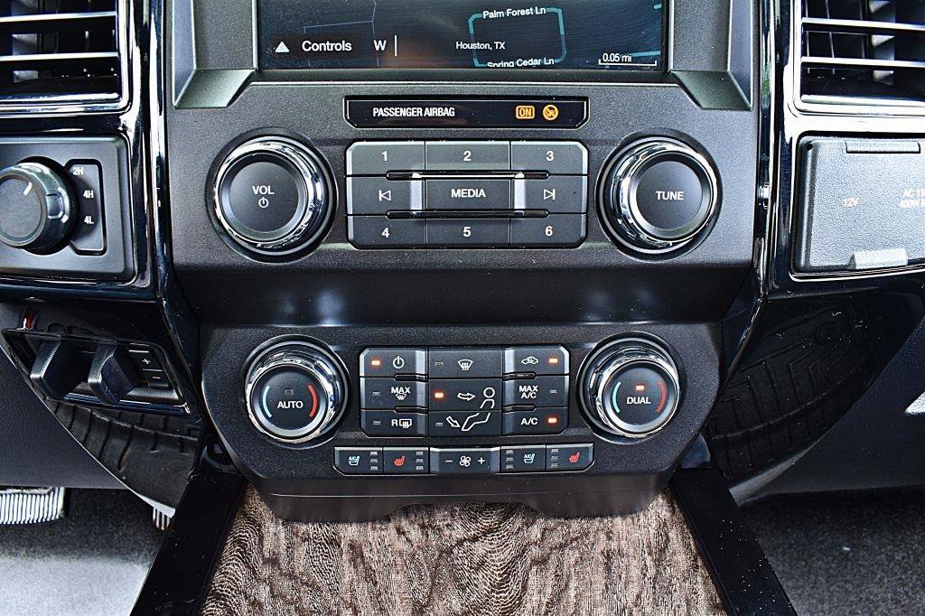 Used 2019 Ford F250 Lariat w/ Lariat Ultimate Package AWD/4WD image 33