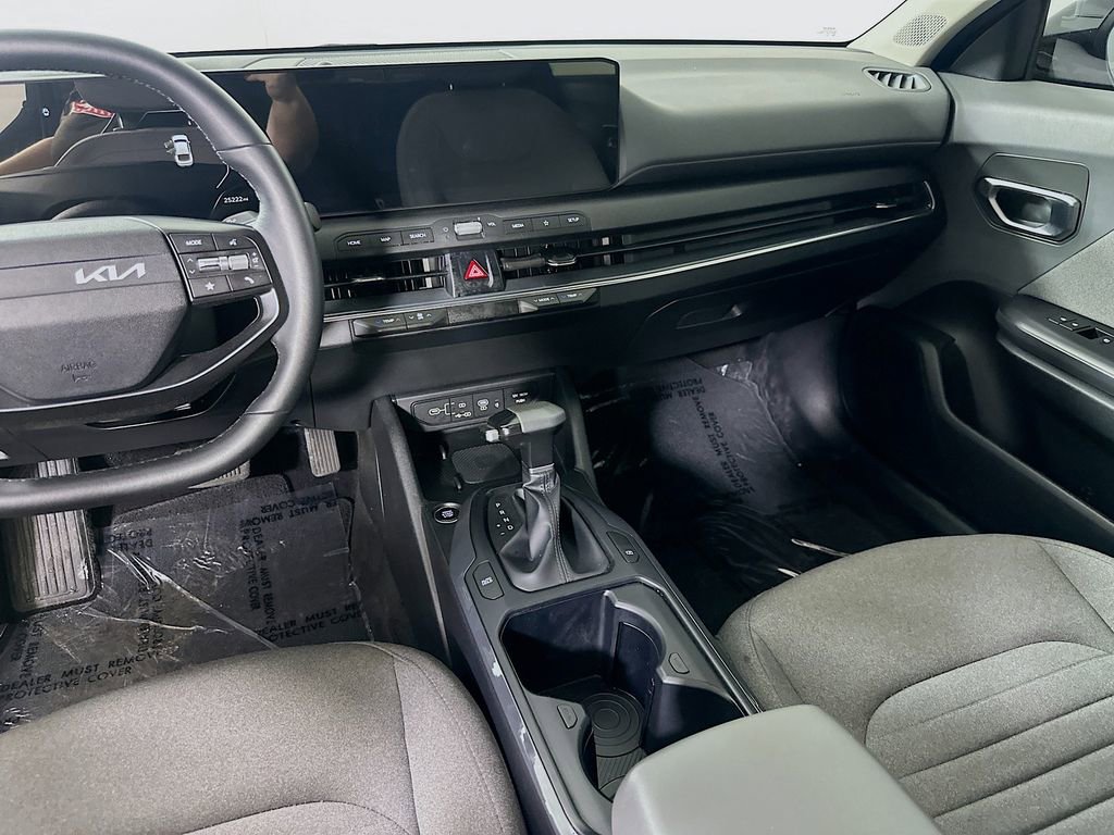 Used 2025 Kia K4 EX image 19
