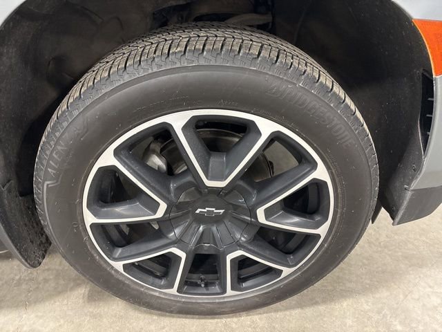 Used 2023 Chevrolet Suburban RST w/ Luxury Package image 15