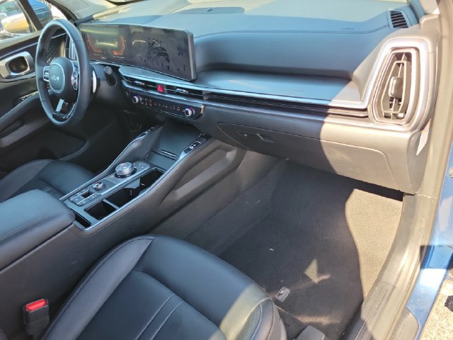 Used 2025 Kia Sorento EX AWD/4WD image 11