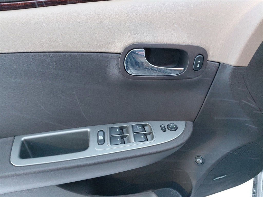 Used 2011 Chevrolet Malibu LTZ image 26