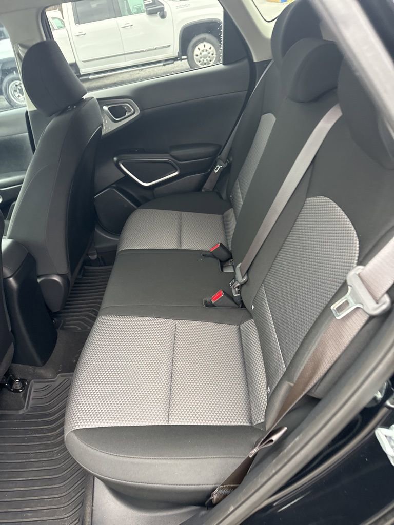 Used 2021 Kia Soul LX image 16