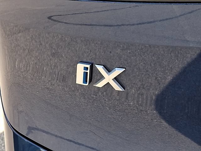 Used 2024 BMW iX xDrive50 w/ Sport Package AWD/4WD image 39