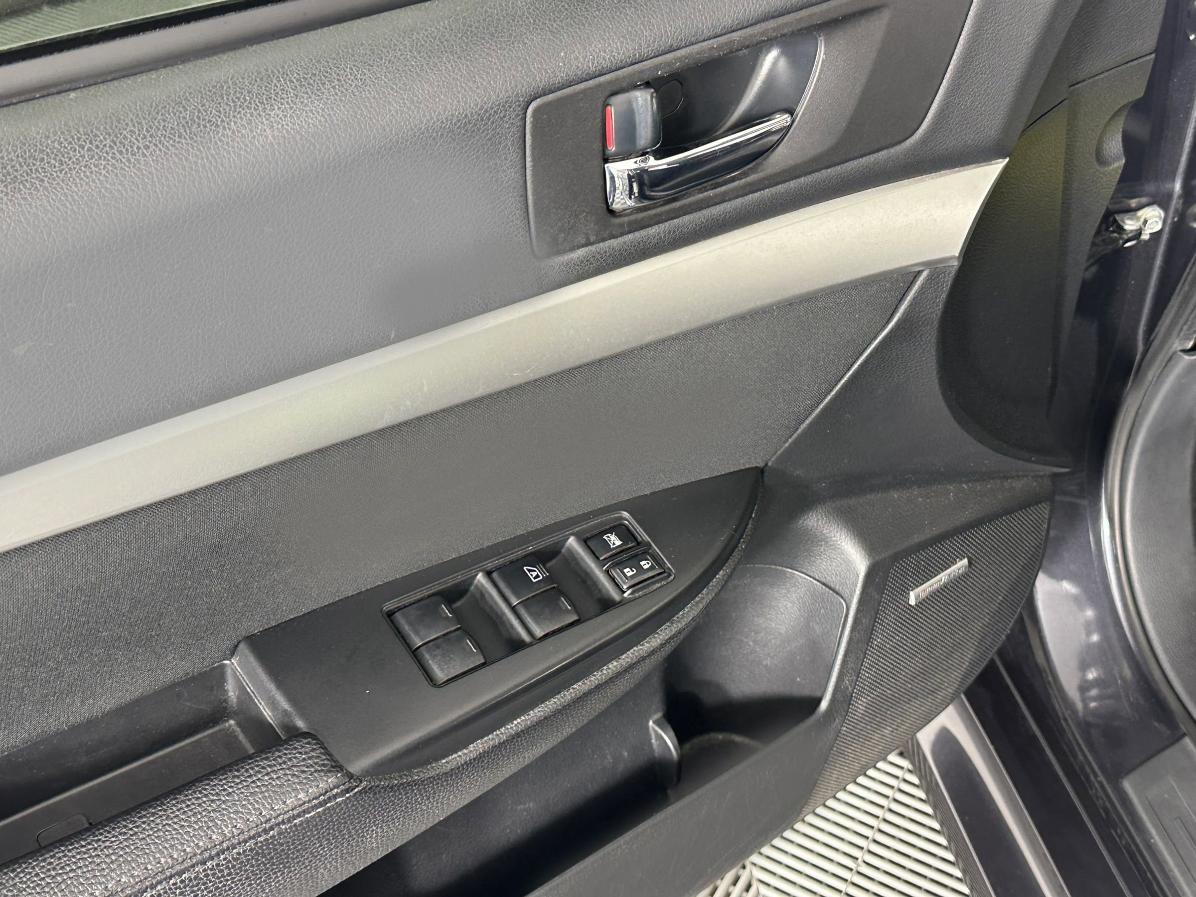 Used 2011 Subaru Legacy 2.5i Premium image 25