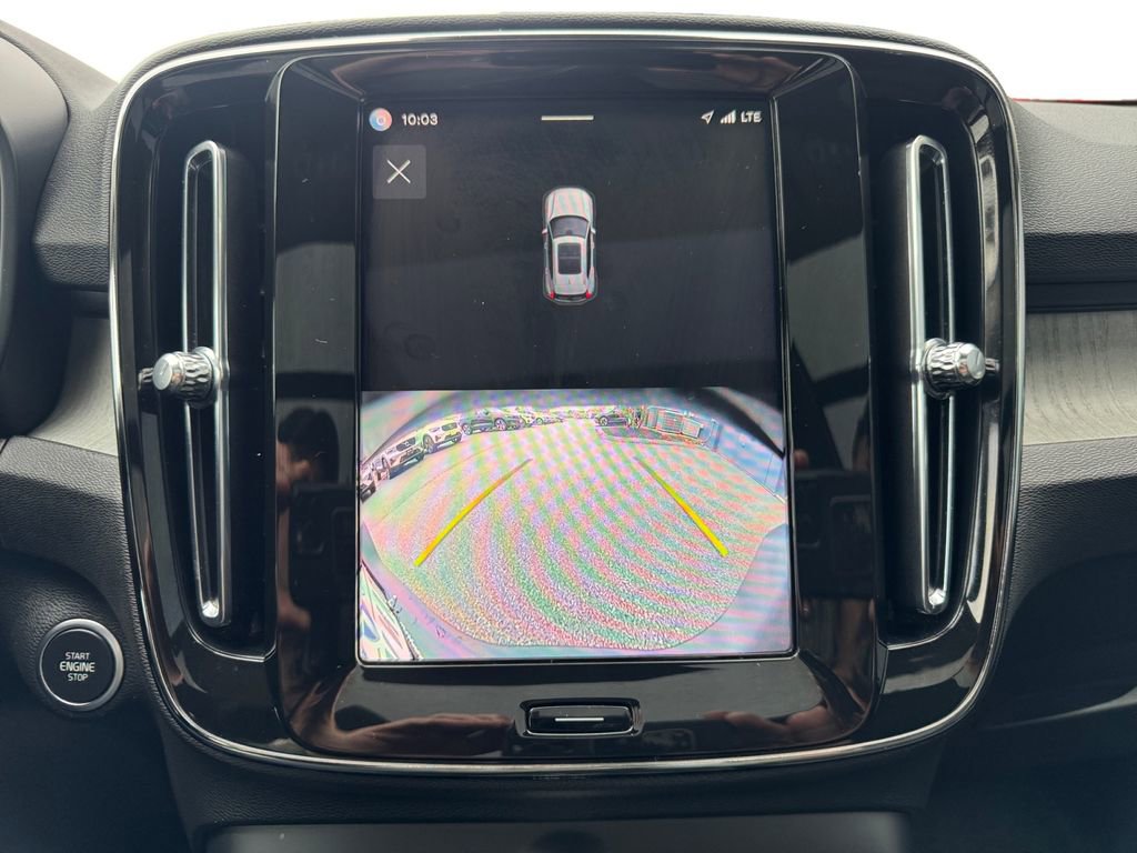 Certified 2025 Volvo XC40 B5 Core image 19