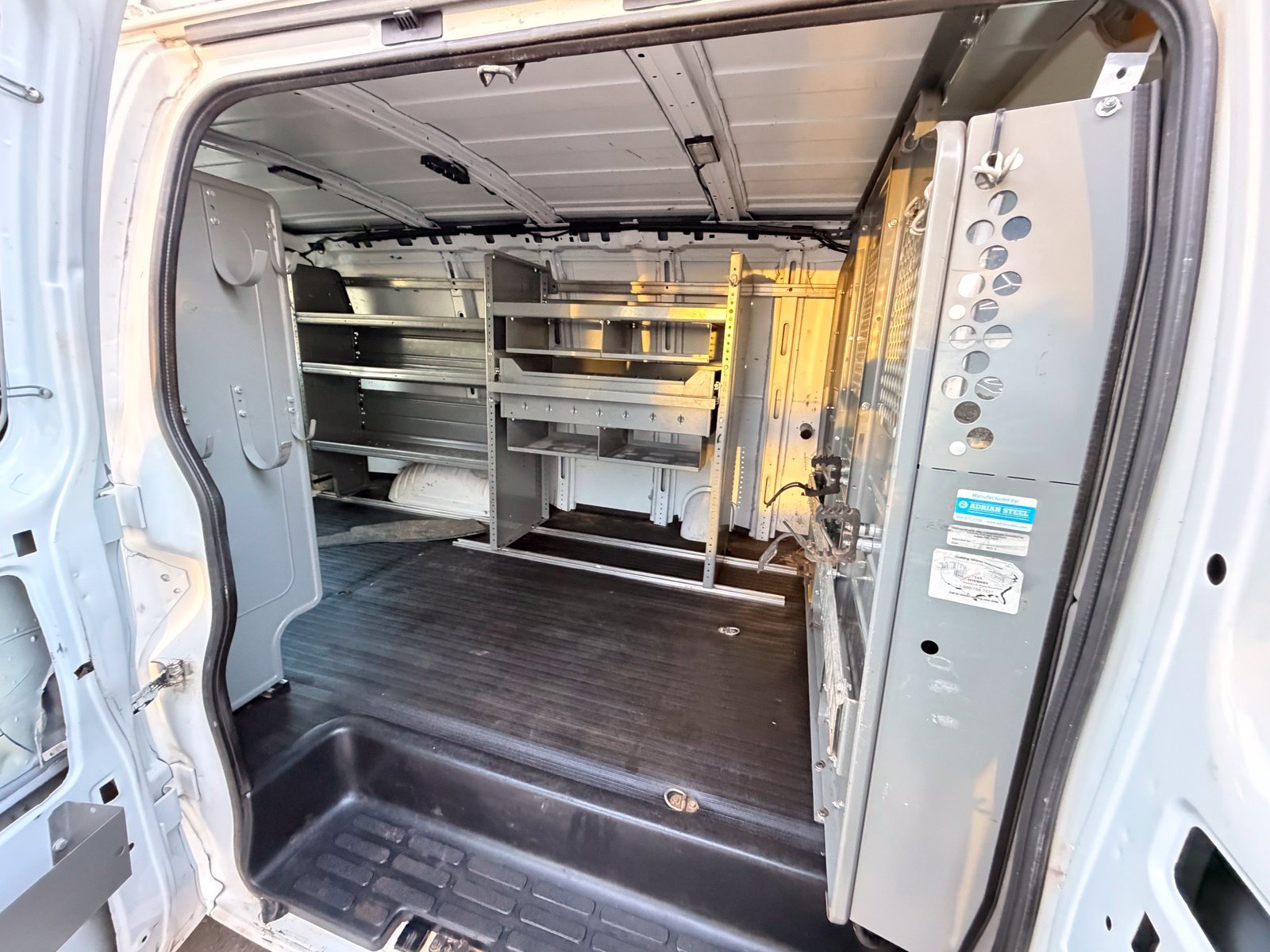 Used 2015 Chevrolet Express 2500 RWD image 20