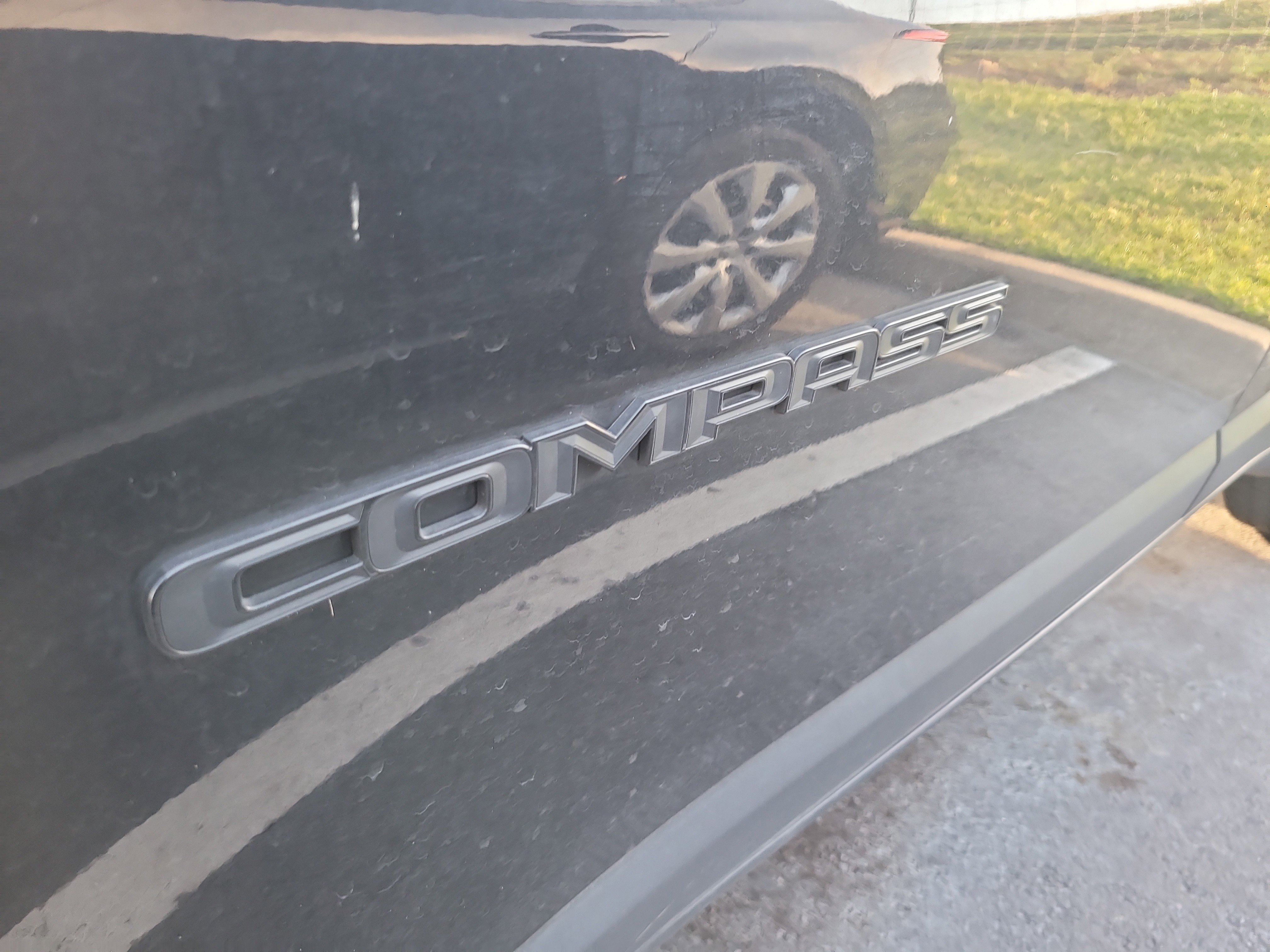 Used 2023 Jeep Compass Latitude AWD/4WD image 9