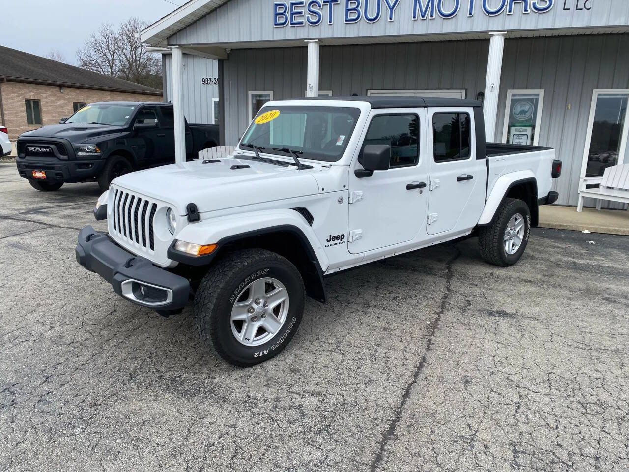 Used 2020 Jeep Gladiator Sport w/ Quick Order Package 24S image 3