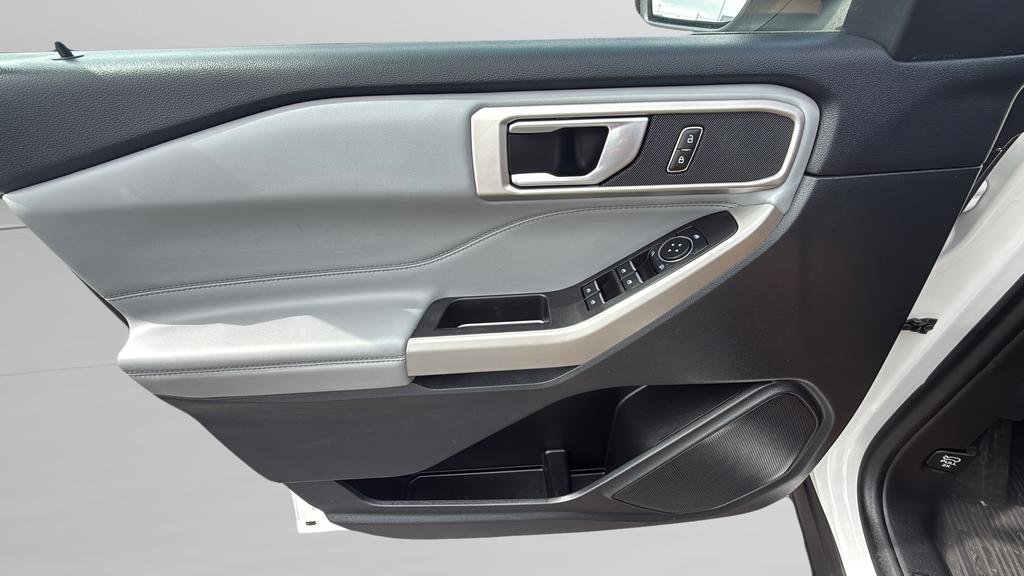 Certified 2023 Ford Explorer XLT w/ Equipment Group 202A image 11