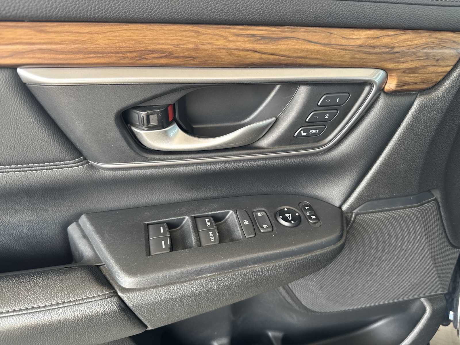 Used 2017 Honda CR-V EX-L image 12