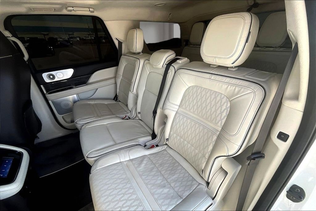 Used 2022 Lincoln Navigator Black Label AWD/4WD image 27