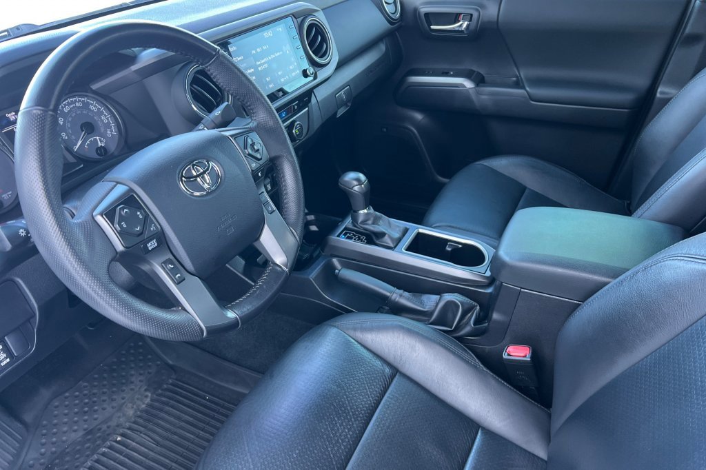 Used 2023 Toyota Tacoma TRD Off-Road image 7