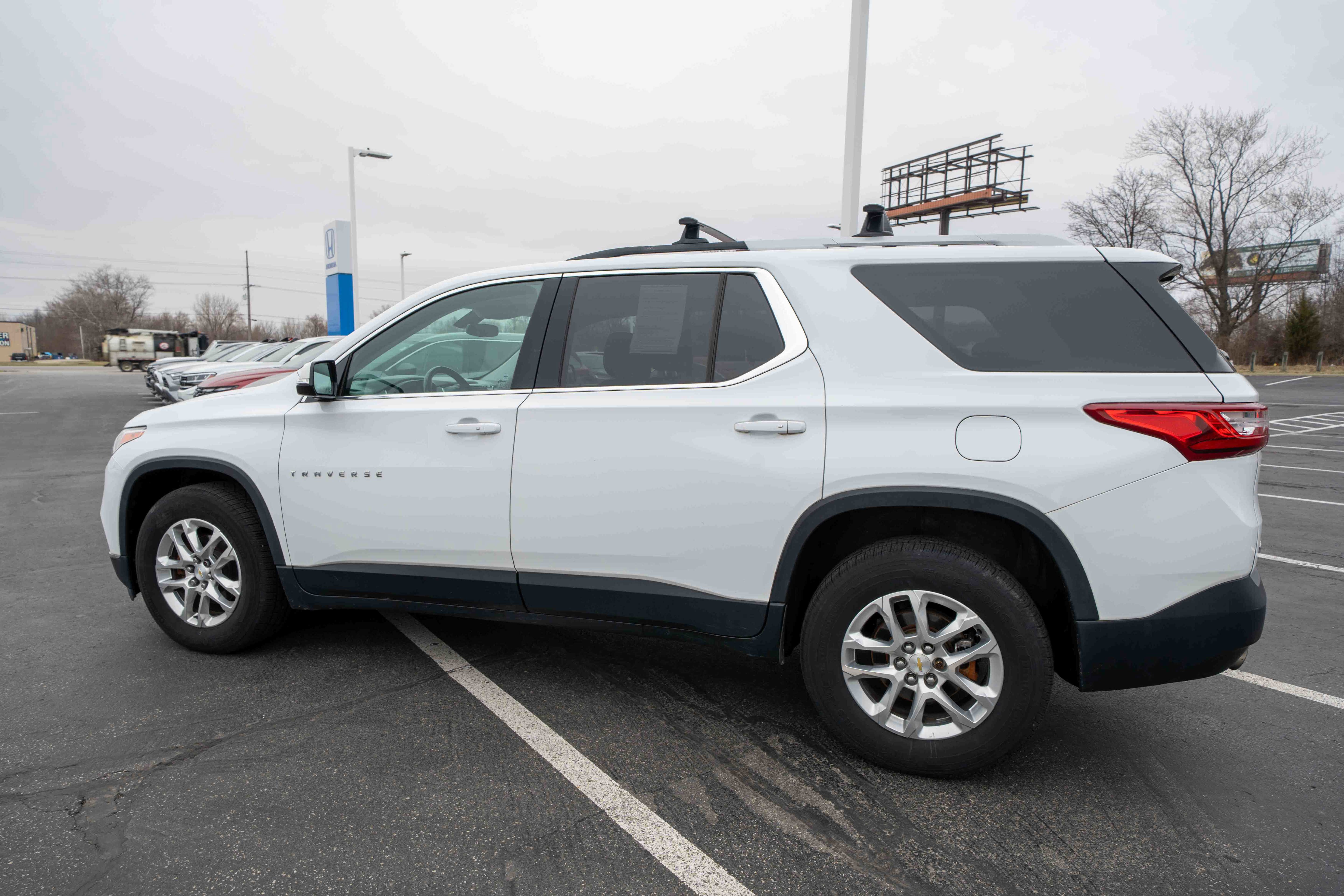 Used 2018 Chevrolet Traverse LT image 4