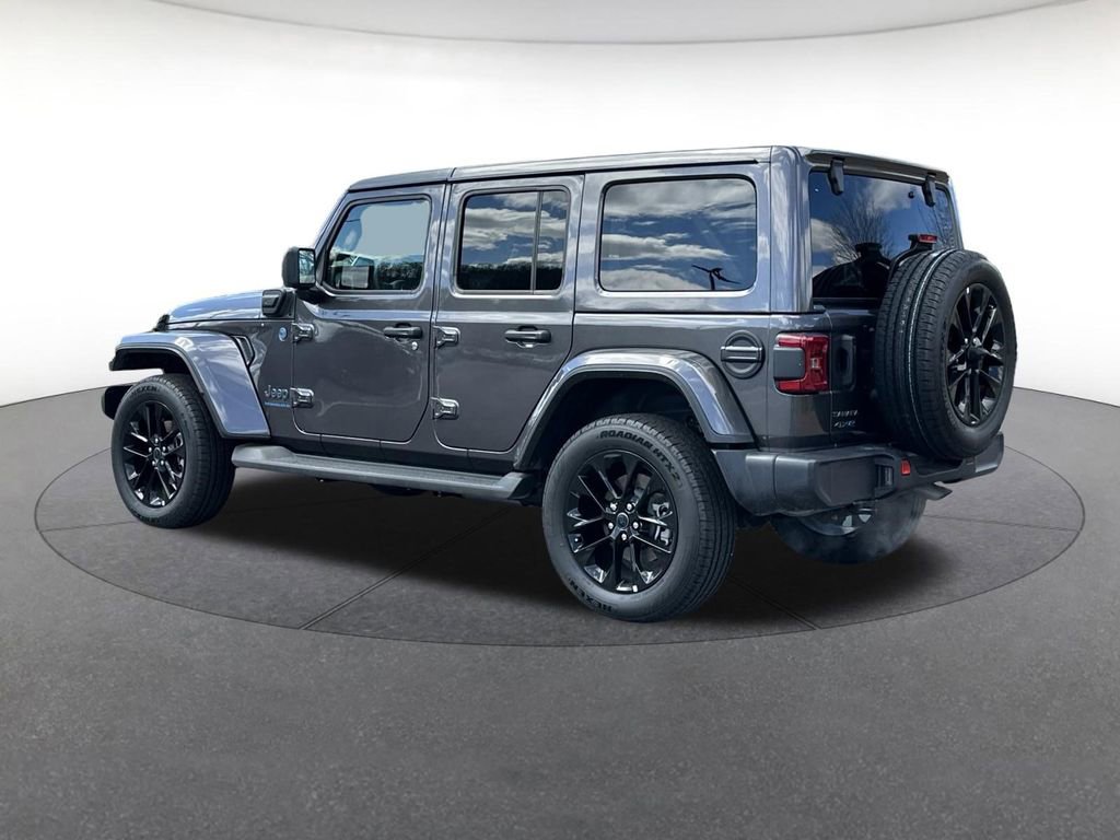 Used 2025 Jeep Wrangler Unlimited Sahara image 3