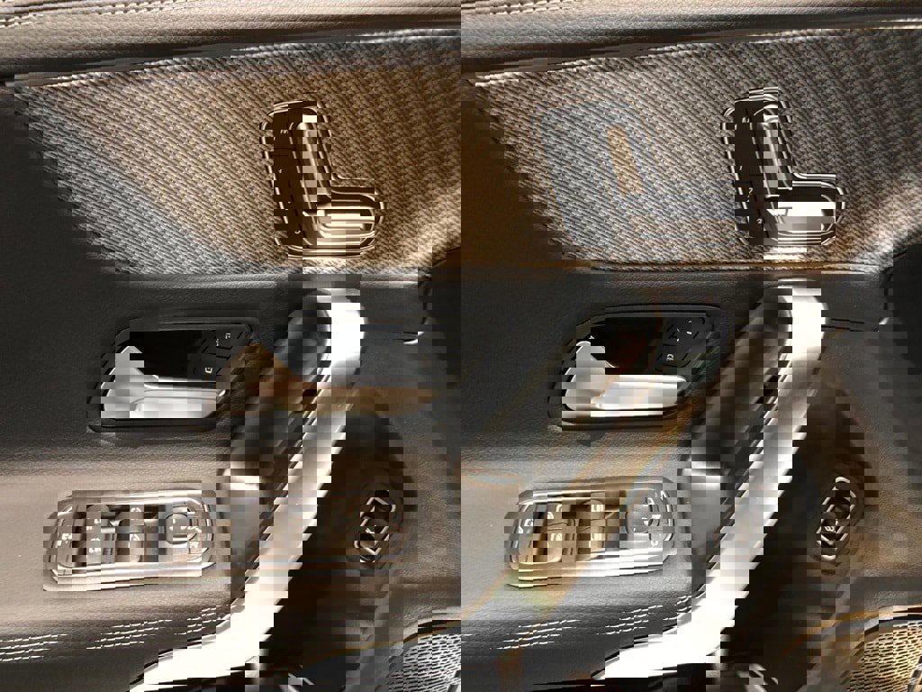 New 2025 Mercedes-Benz CLA 250 4MATIC image 9