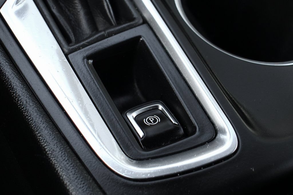 Used 2022 Chevrolet Equinox LT w/ Driver Convenience Package FWD image 31
