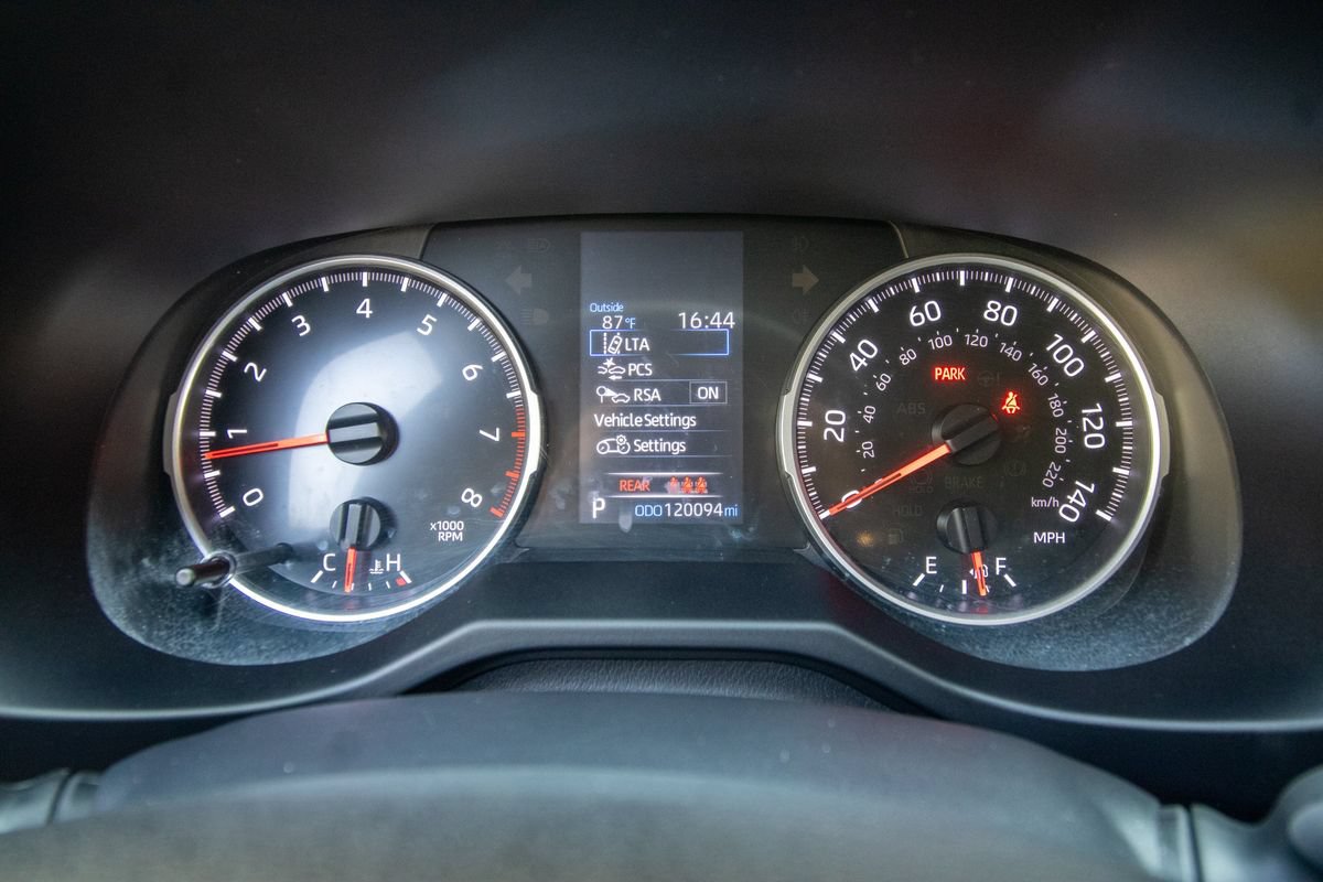 Used 2022 Toyota RAV4 LE FWD image 31