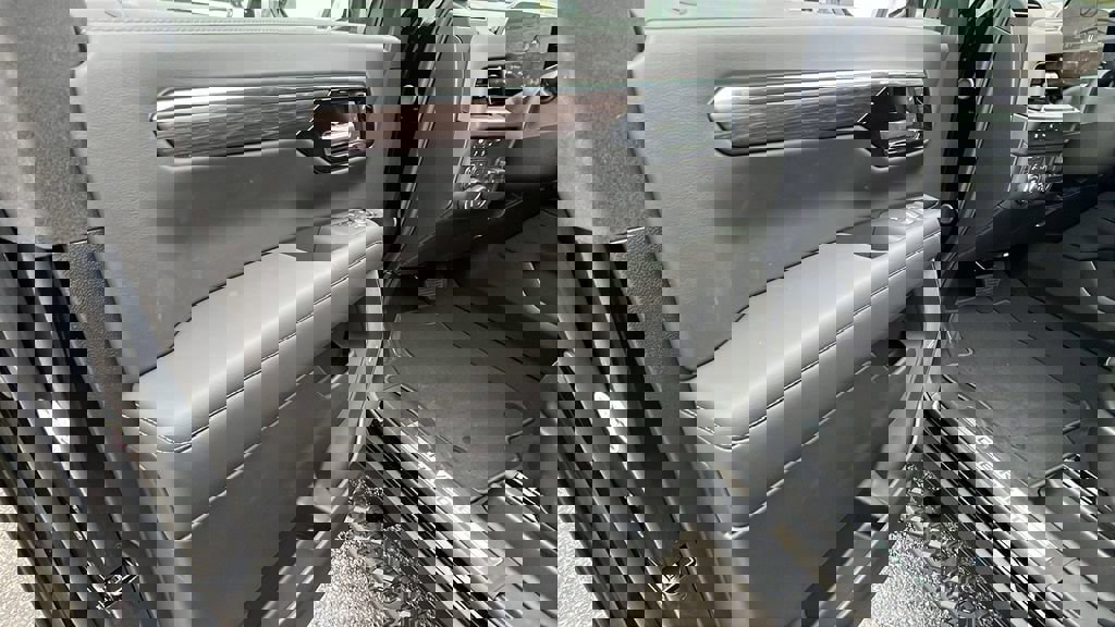 New 2026 Chevrolet Tahoe Z71 w/ Comfort Package image 11