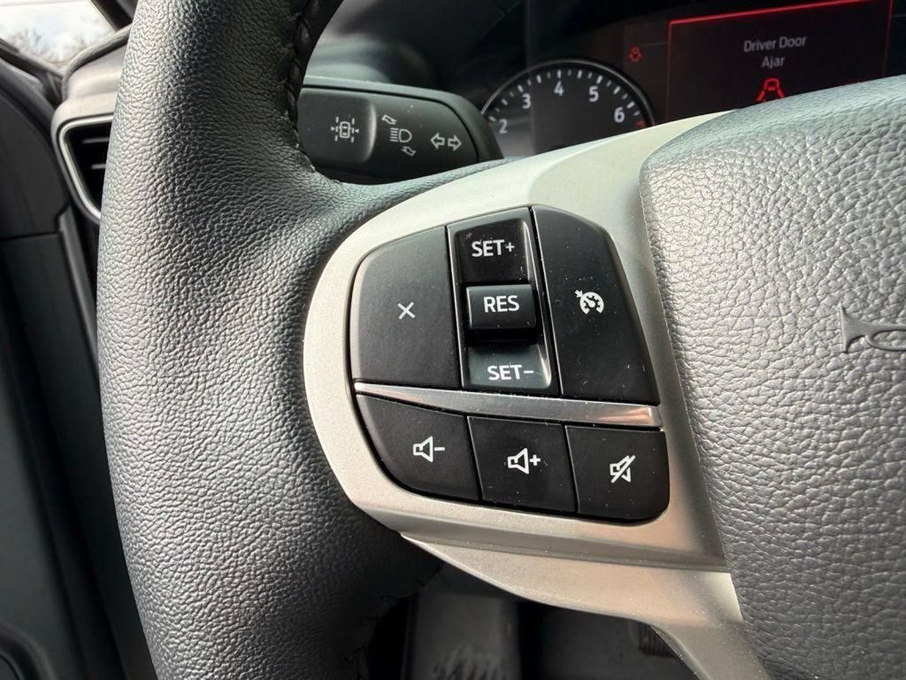 Used 2023 Ford Explorer XLT w/ Equipment Group 202A AWD/4WD image 16