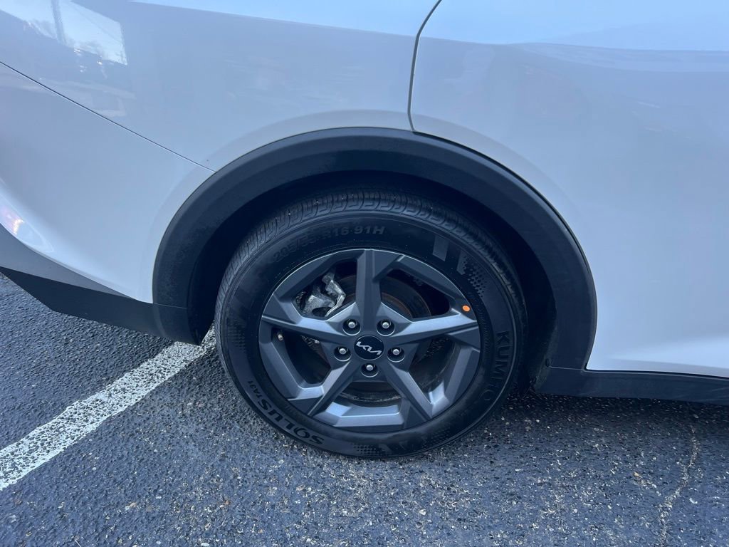 Used 2025 Kia K4 LXS image 35