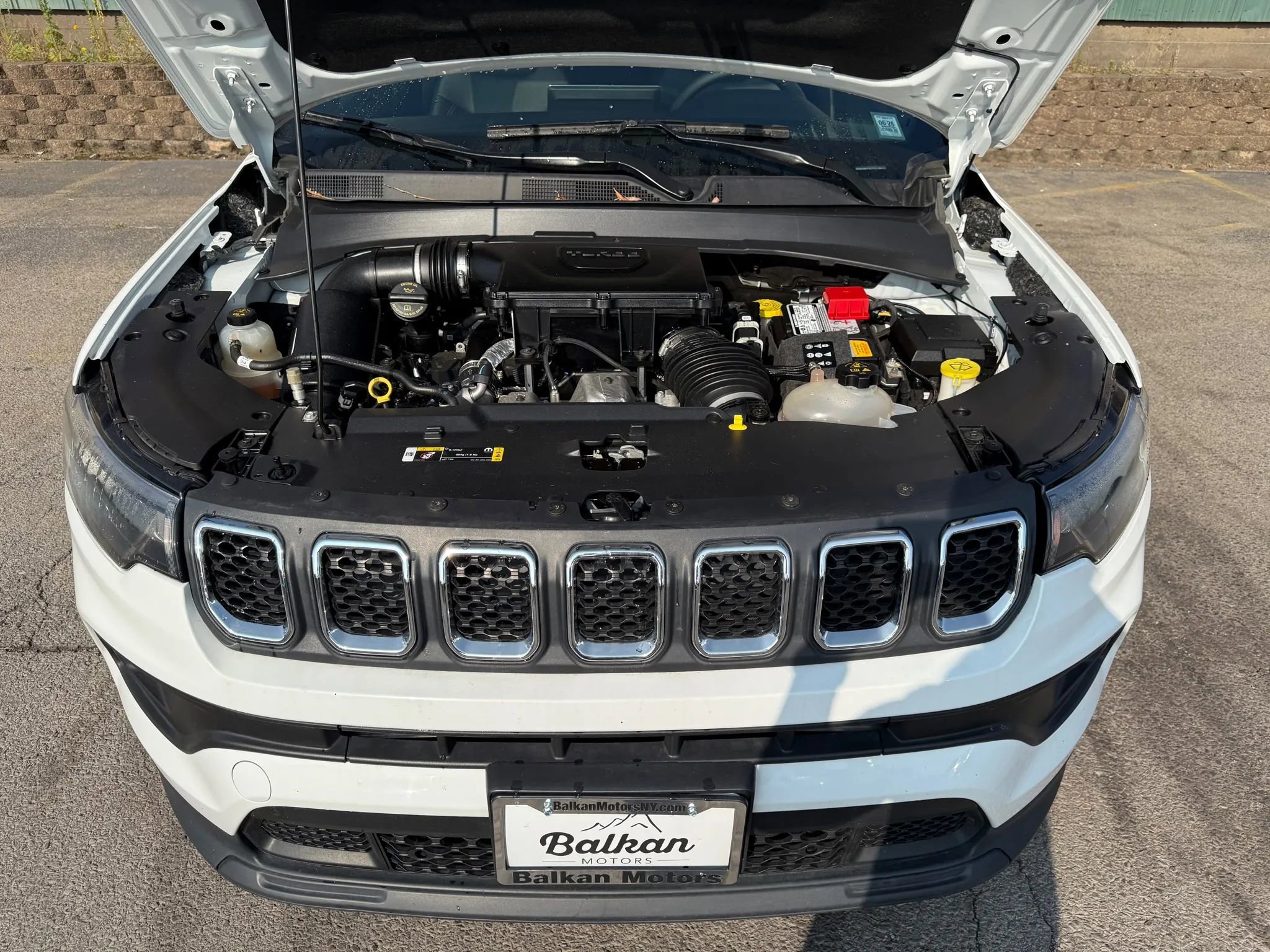 Used 2025 Jeep Compass Limited image 28