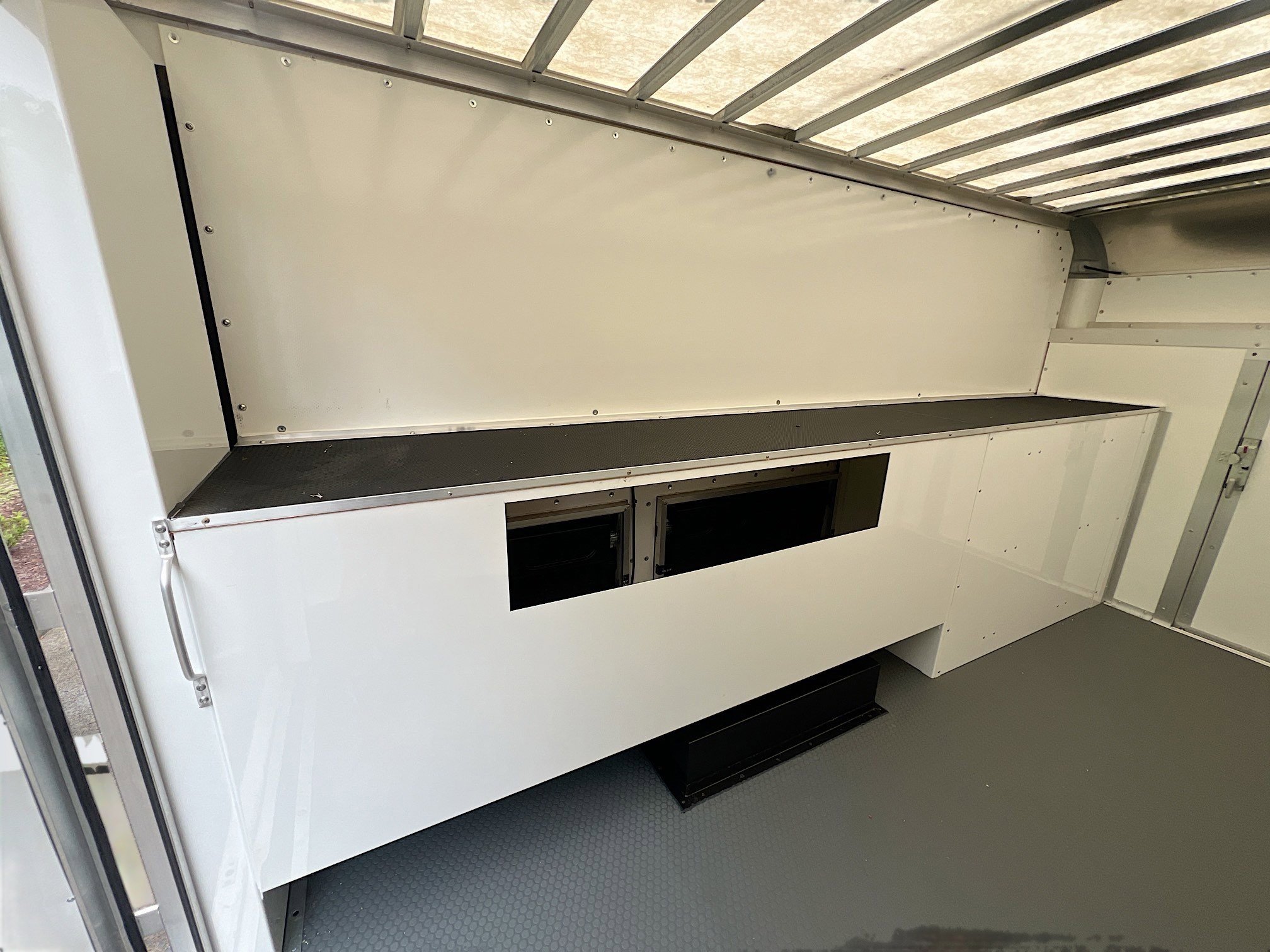 Used 2022 Chevrolet Express 3500 w/ Power Convenience Package image 37