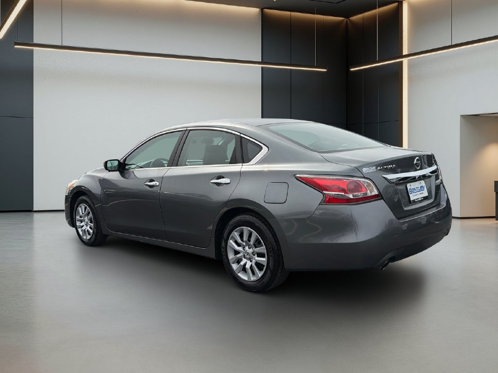 Used 2015 Nissan Altima 2.5 S w/ Power Driver Seat Package FWD image 3