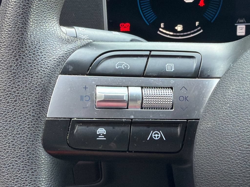 Used 2025 Hyundai Tucson SE FWD image 24