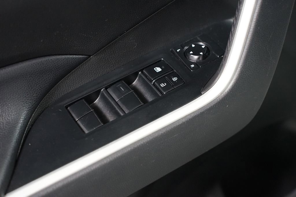 Used 2021 Toyota RAV4 LE image 28