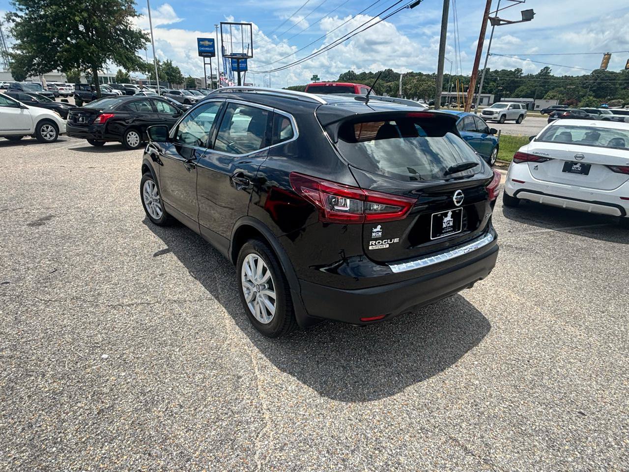 Used 2022 Nissan Rogue Sport SV w/ Technology Package AWD/4WD image 23