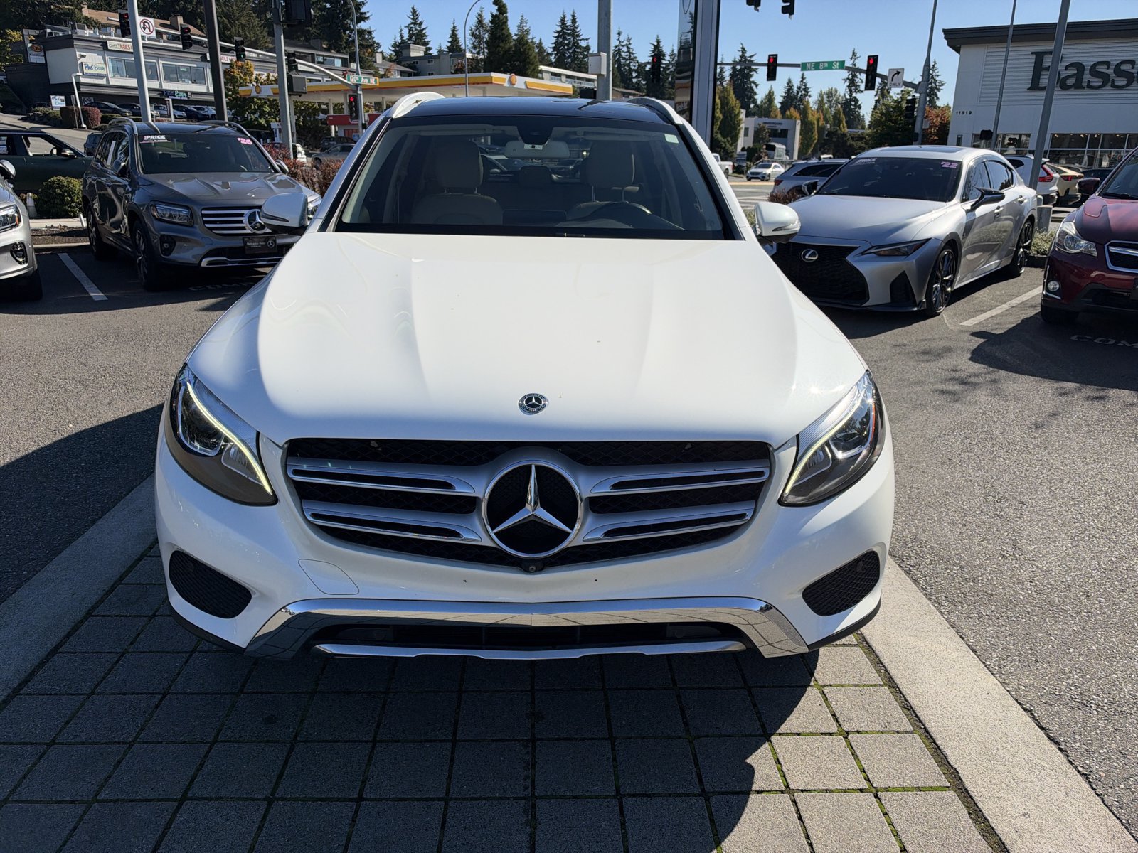 Used 2018 Mercedes-Benz GLC 300 4MATIC image 2