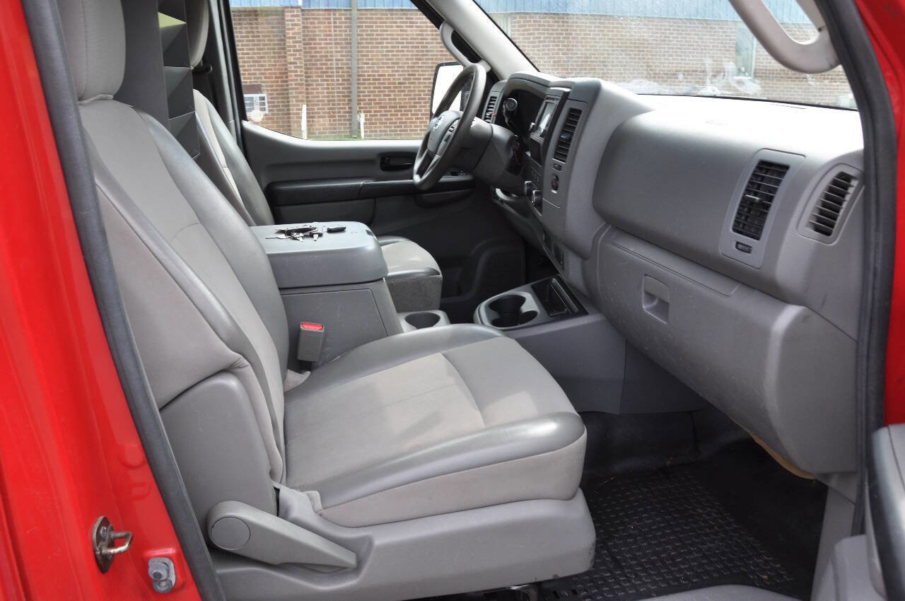 Used 2015 Nissan NV 2500 SV w/ Technology Package image 19