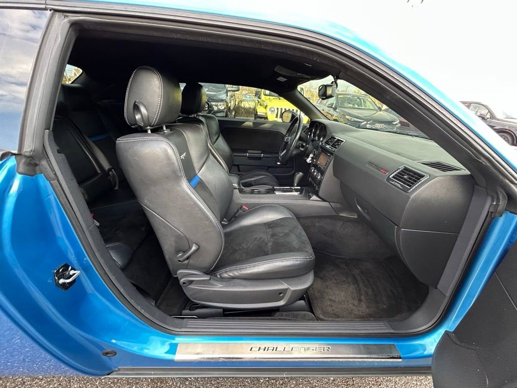 Used 2009 Dodge Challenger SRT8 w/ SRT Option Group II image 39